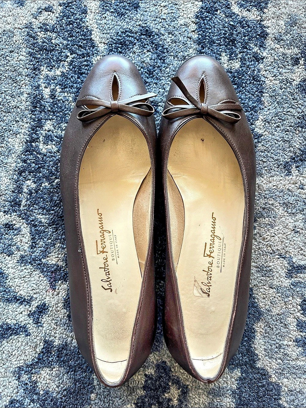 Rare Vintage Salvatore Ferragamo Bow Flats in Brown — beautiful